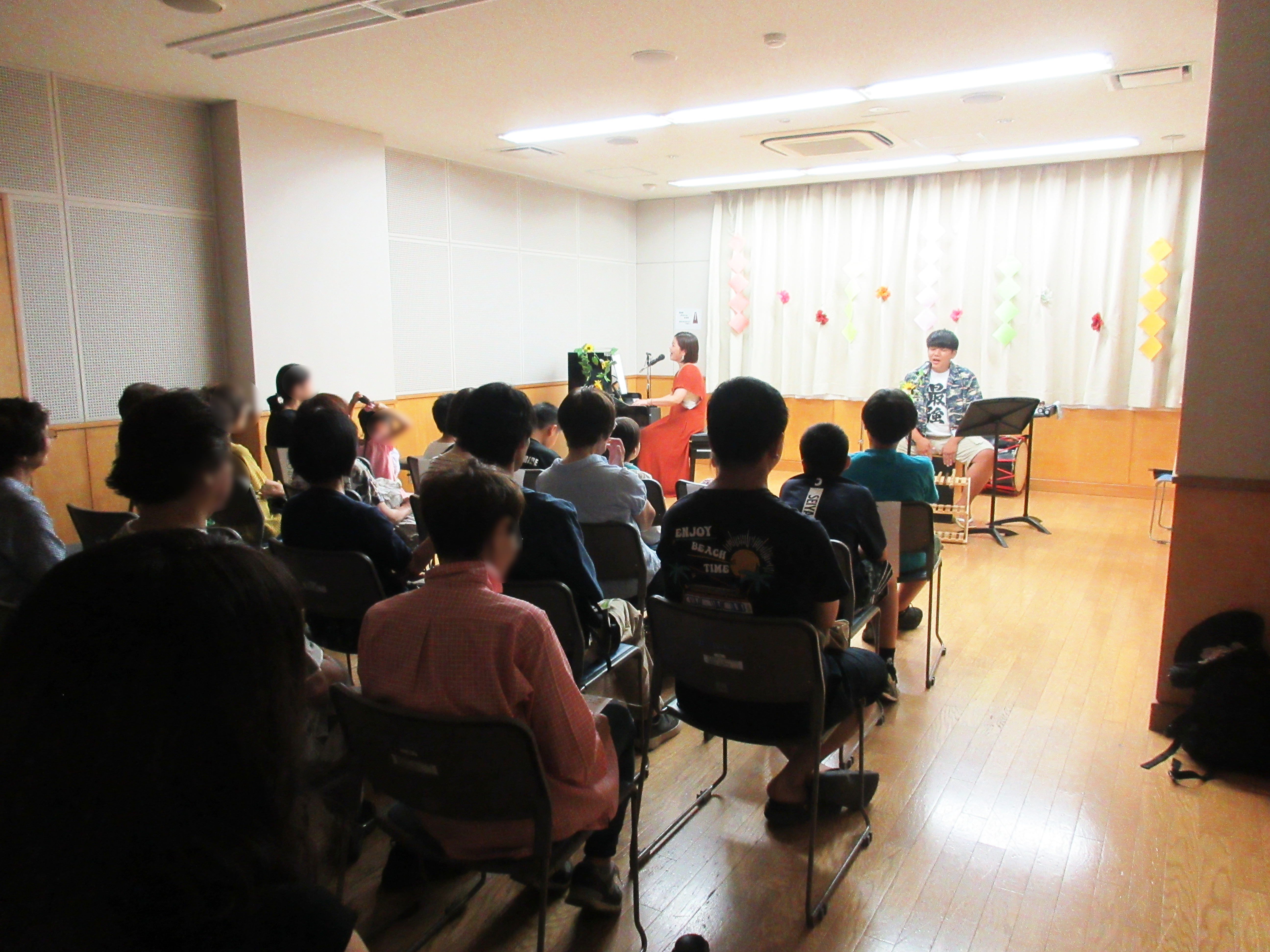 夏休みマジックショー&コンサート 夏休みマジックショー&コンサート