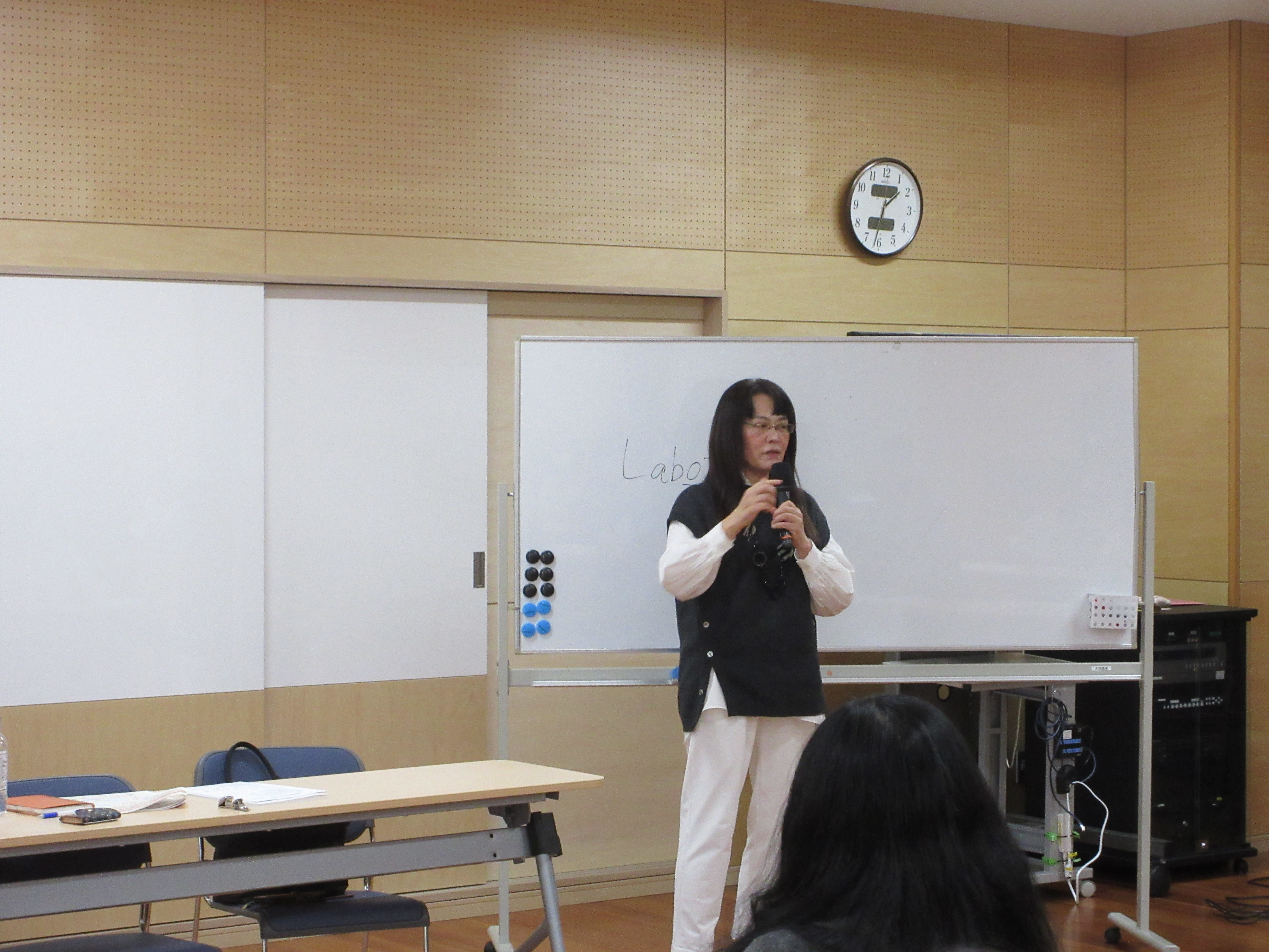 �y���ƕ񍐁z�l���W�܂���Ɩ��͓I�ȃ`���V�̍���